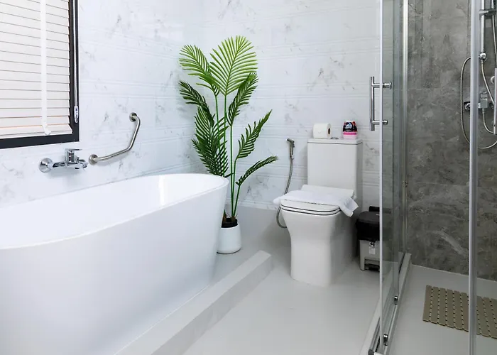 Chic 4br House In Thonglor Core Phrom Phong Bts 別墅