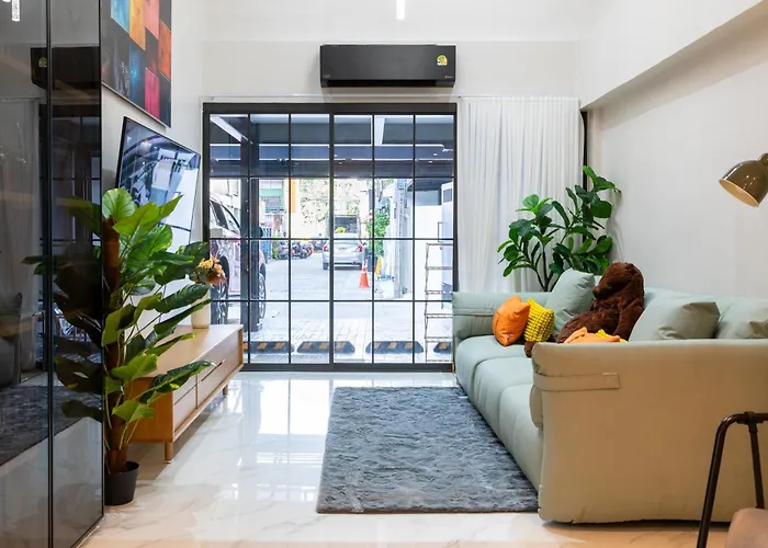 Chic 4br House In Thonglor Core Phrom Phong Bts 別墅 *