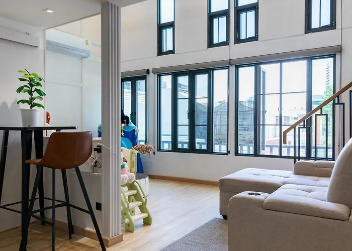 別墅 Chic 4br House In Thonglor Core Phrom Phong Bts 曼谷