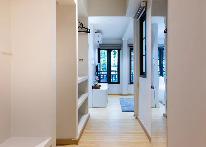 Chic 4br House In Thonglor Core Phrom Phong Bts 別墅 *